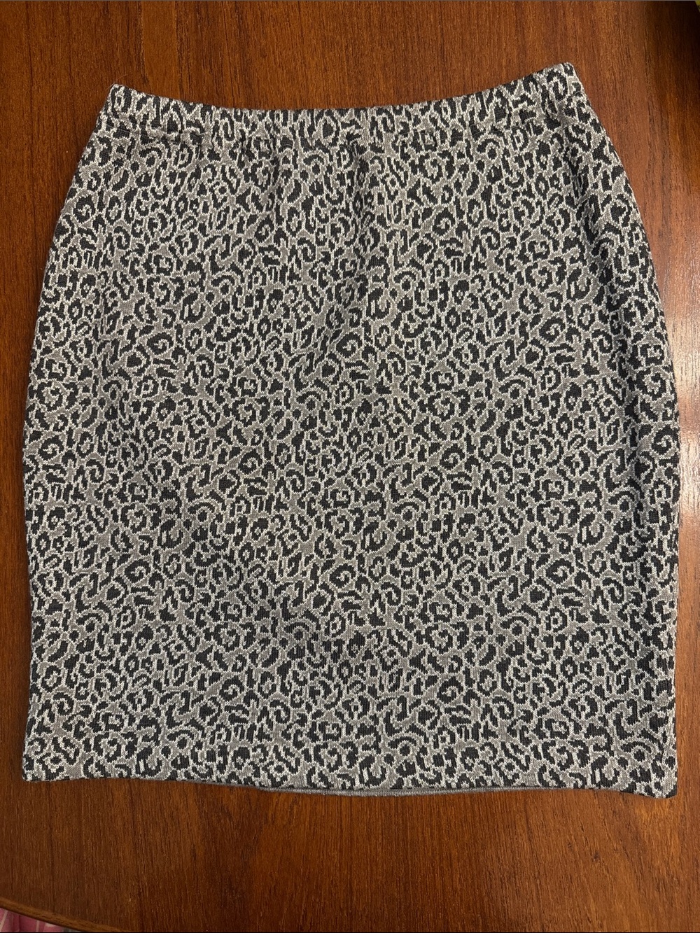 St. John Grey & White Animal-Print Knit Pencil Skirt